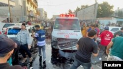 Hamas yönetimindeki Gazze'deki Filistinli sağlık yetkilileri, İsrail’in Şifa Hastanesi’nden yaralıları tahliye eden bir ambulans konvoyunu vurduğunu bildirdi.