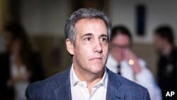 Eski Başkan Donald Trump'ın eski avukatı Michael Cohen, Trump'ı eleştirmekten mali kazanç elde edip etmediği sorusuna “evet” yanıtı verdi.  