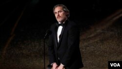 Biden'a mektupta imzası bulunan ünlülerden Joaquin Phoenix 